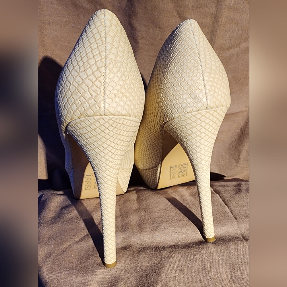 Gomax Platform Stilettos Pre-Loved - image 4